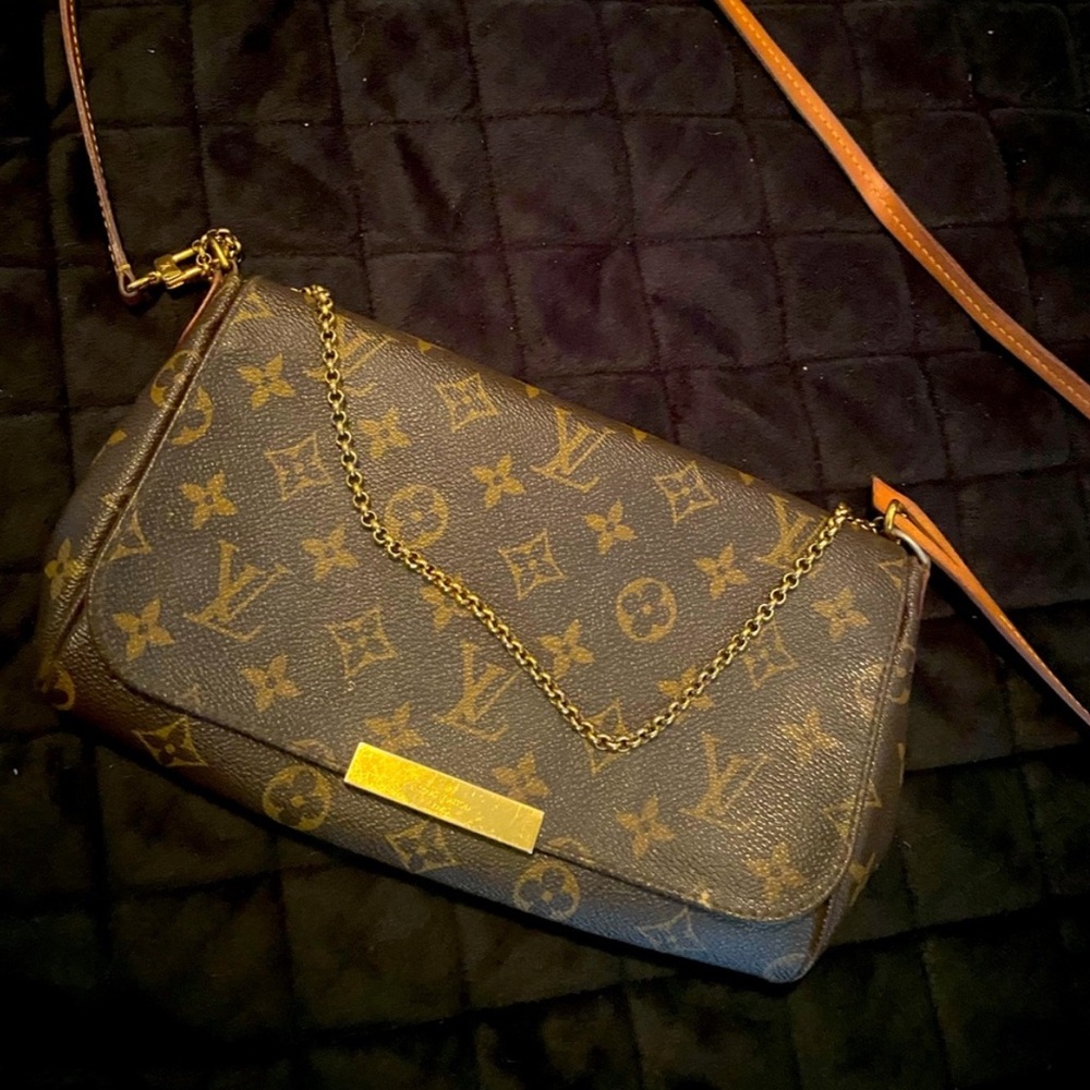 Brown and Gold Chain Shoulder Bag - Picture 2 of 11